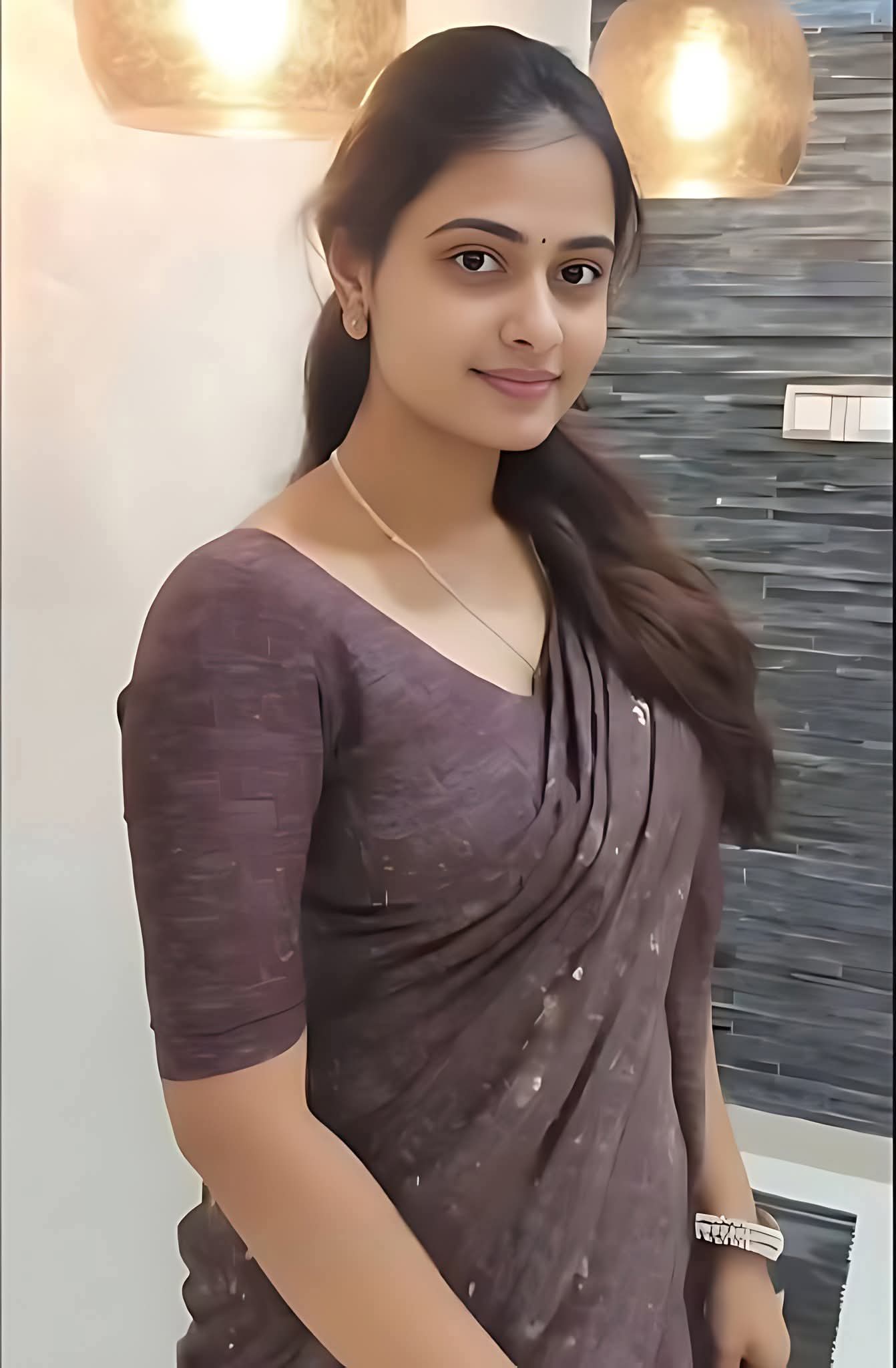 Premium Independent Escort Profile in Mathura – Elegant Portrait